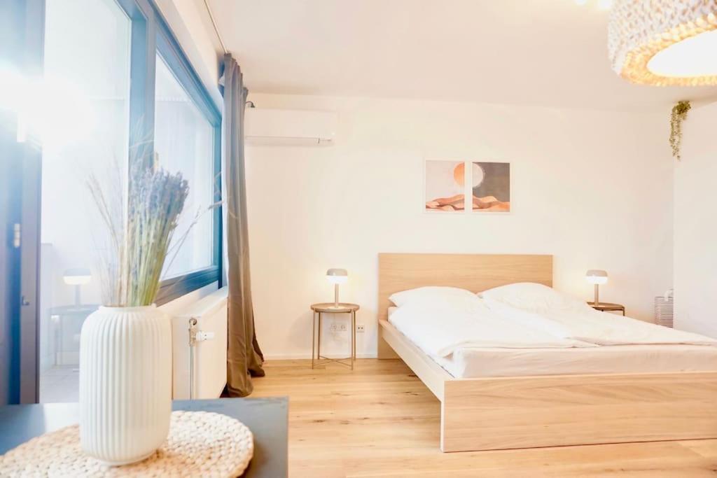 Neu Modernes Apartment In Top Lage, Free Parking Max 1,65M Hoehe Und 1,8M Breite Karlsruhe Exteriér fotografie