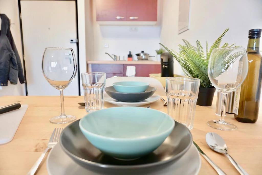 Neu Modernes Apartment In Top Lage, Free Parking Max 1,65M Hoehe Und 1,8M Breite Karlsruhe Exteriér fotografie